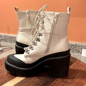 TOPSHOP womens combat boots with heel, nude/black size 8! Barely worn!